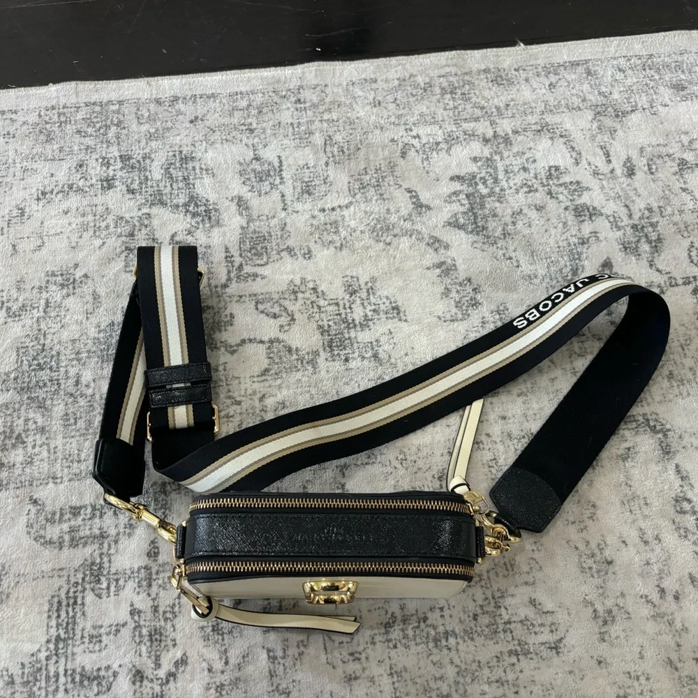 Marc Jacobs Cream and Black Leather Snapshot Crossbody Bag with Gold Hardware